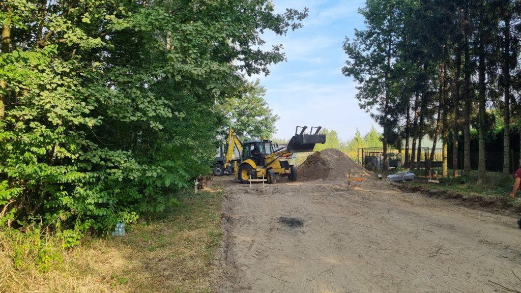 budynek usługowo-biurowy w budowie w Suchym lesie, o powierzchni 250m²